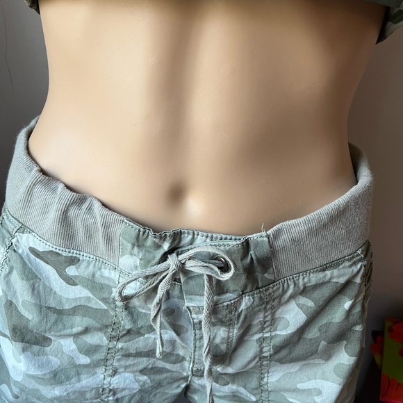 Top VS size Large, bottom size 2 Brand Ana - Picture 4 of 16